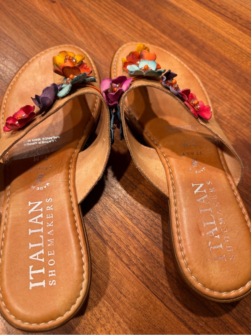Italian Shoemakers Tan Leather Slide Sandals with  Floral Accents - Size 7.5